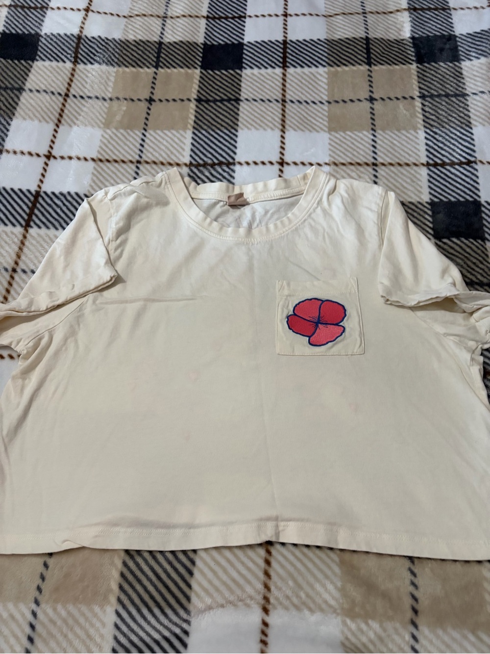Cream Short Sleeve Tee with Pink Flower Pocket